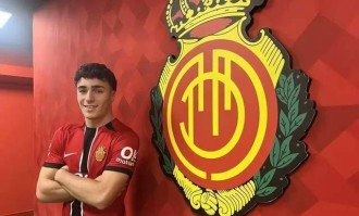 西甲最新动态：皇马巴萨争抢新星，西甲球员身价依旧高企