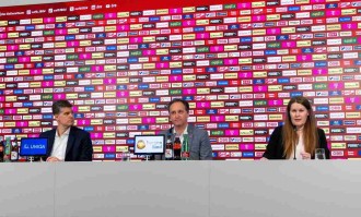 前沙尔克队长费尔曼宣布退役：37岁回顾德甲亚军之路，国家队梦未圆的背后故事！