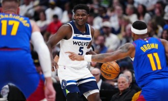 爱德华兹21分约基奇空砍35分 森林狼胜掘金